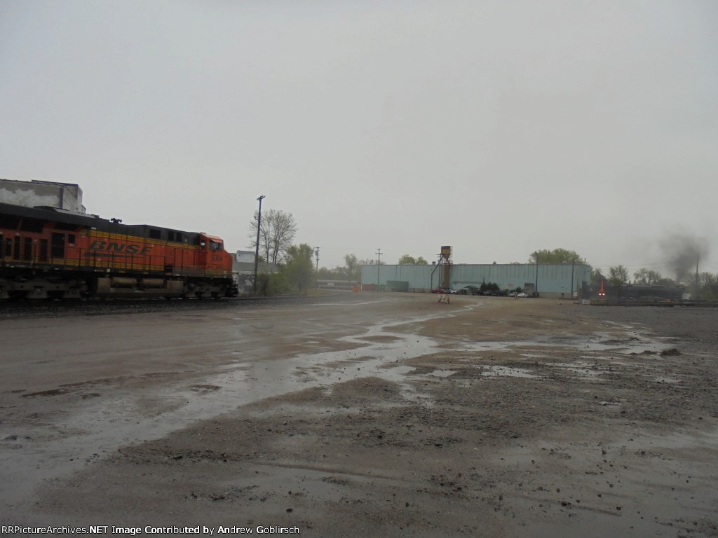 BNSF 6084 & MILW 261